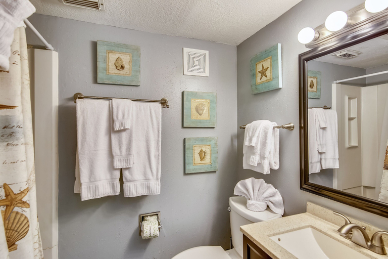 Bathroom, Victorian 9326 - Deja Blue, Galveston