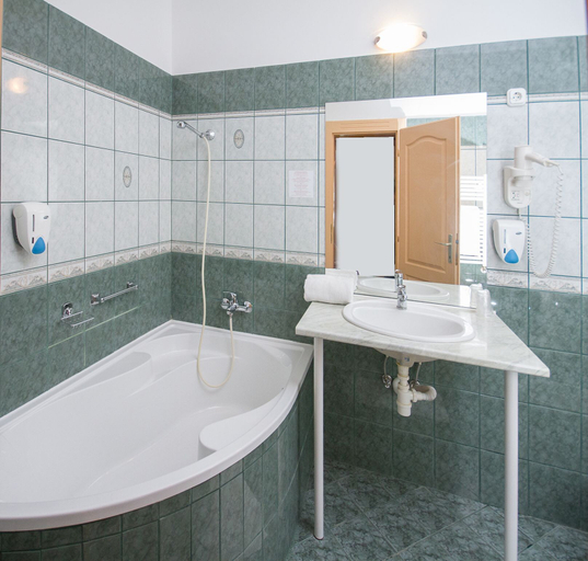 Bathroom 4, Platan Hotel, Debrecen