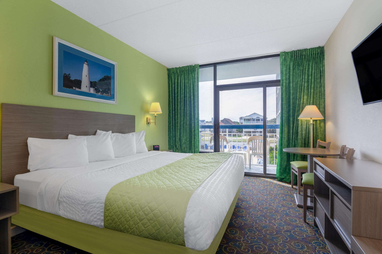 Bedroom 3, Travelodge by Wyndham Outer Banks/Kill Devil Hills, Dare