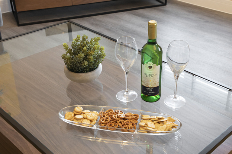 Food & Drinks, Elliot Oliver - Luxurious 2 Bedroom Apartment With Parking, Gloucestershire