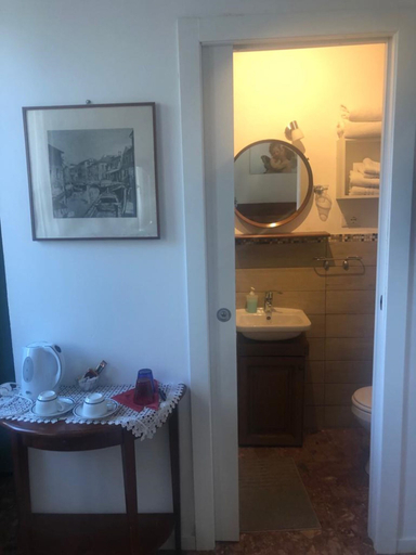 Bathroom 5, Casa Sulla Laguna, Venezia