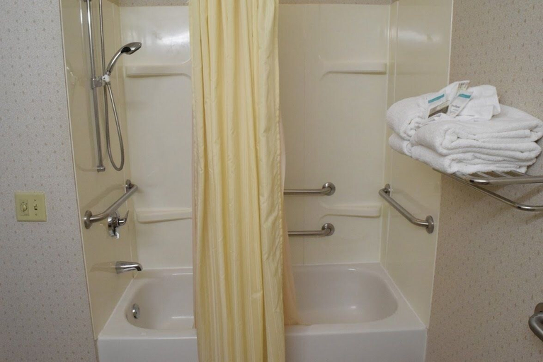 Bathroom 4, Inn at the Finger Lakes, Cayuga