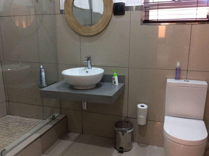 Bathroom 4, Damicha Boutique Lodge, Lobamba