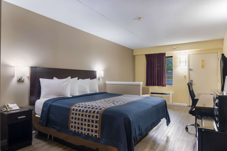 Bedroom 3, Rodeway Inn & Suites Monroeville - Pittsburgh, Allegheny