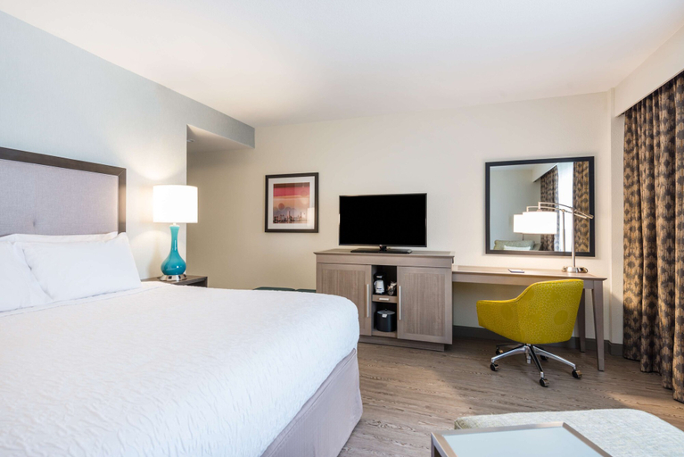 Bedroom 3, Hampton Inn & Suites Miami Wynwood Design District, Miami-Dade
