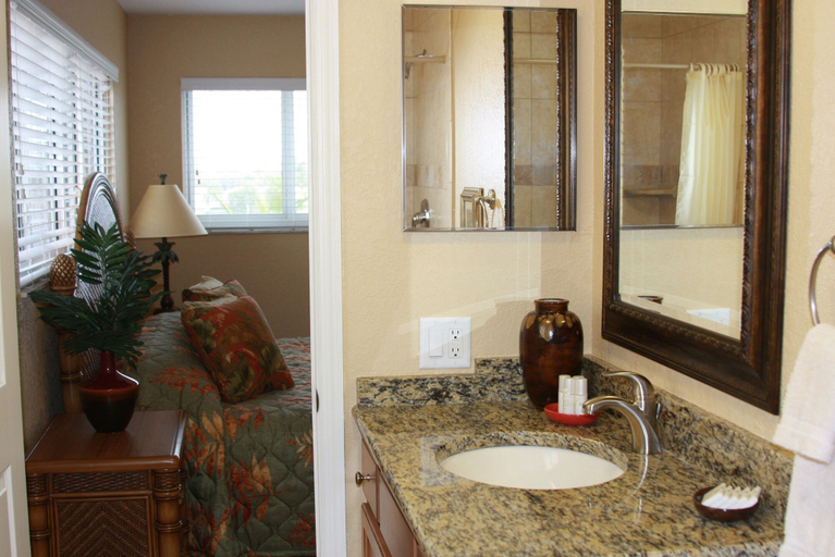 Bathroom 4, Westwinds Waterfront Resort, Pinellas