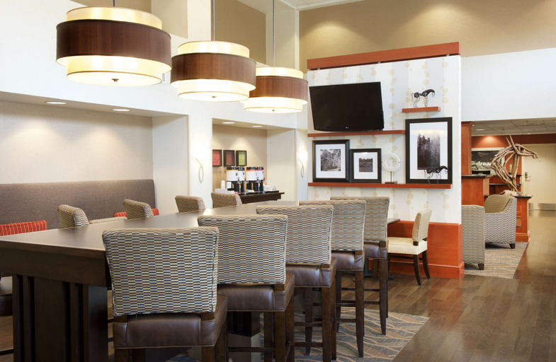 Food & Drinks 5, Hampton Inn & Suites Pittsburgh-Meadow Lands , Washington