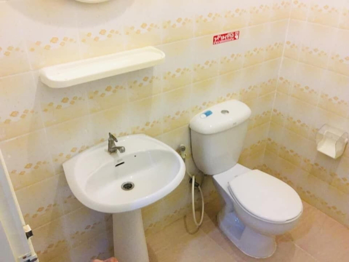 Bathroom 4, Grand House, Ko Lanta