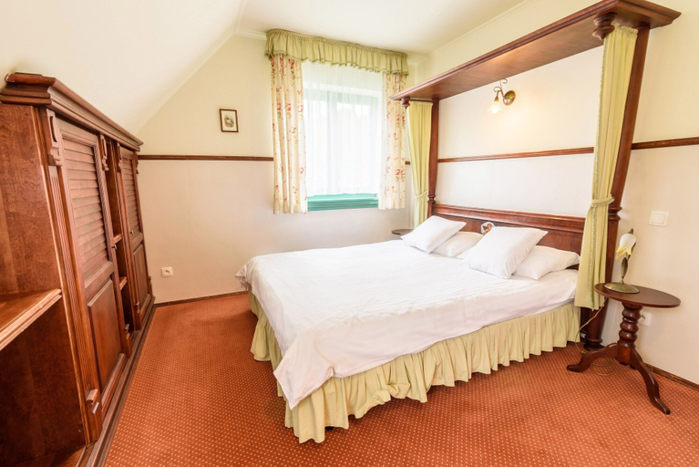 Bedroom 2, Hotel Amax, Mrągowo