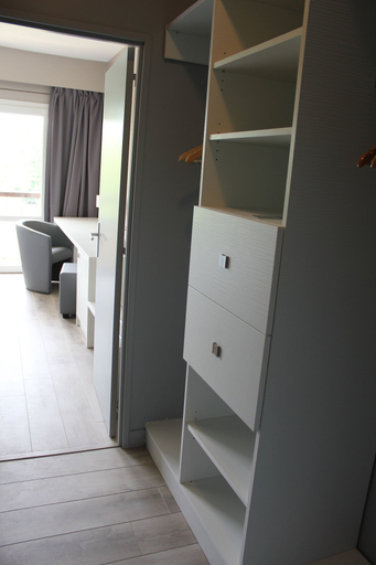Bathroom 4, Le Quincangrogne, Seine-et-Marne