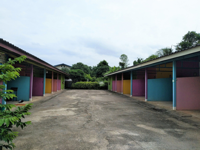 First First Inn, Si Mahosot