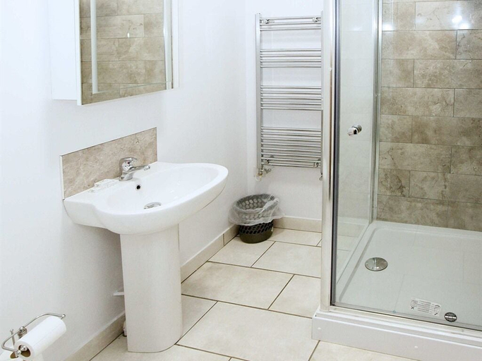 Bathroom 3, Austen's Luxury Apartments, Torbay