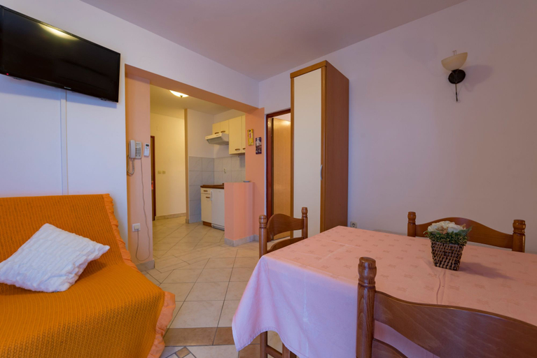 Bedroom 4, Hotel Aurora, Pula