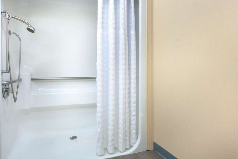 Bathroom 4, Baymont by Wyndham Greenwood, Greenwood