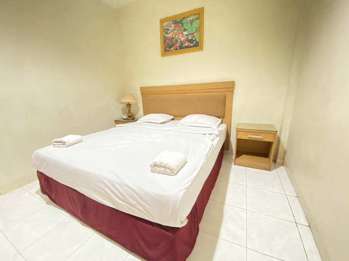 Lilianto Hotel Polewali Mitra RedDoorz Room Type - Deluxe Room