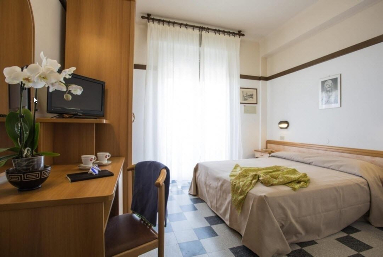 Bedroom 3, Hotel Boston, Rimini