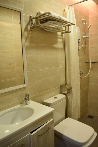 Bathroom 5, Sunrise Hotel, Petaling Jaya