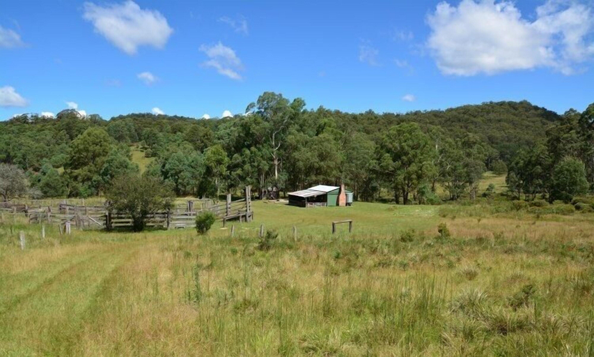 Others 5, Four Bull Hut, Tenterfield