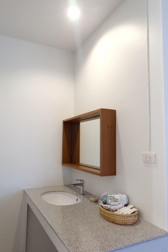 Bathroom 3, Baan Iyara Boutique City Hotel, Muang Nan