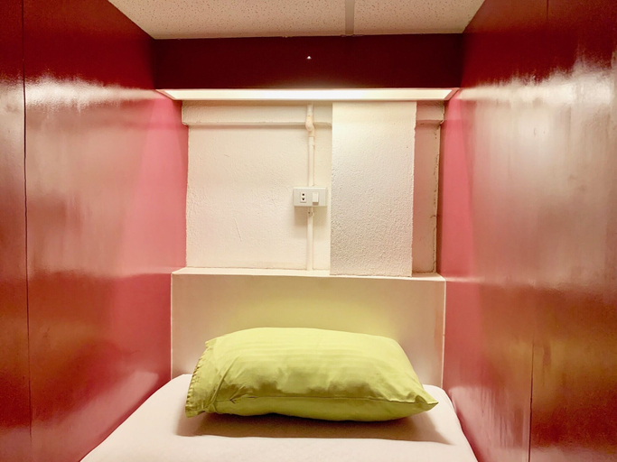 Bedroom 2, Moon Fools Hostel, Panglao