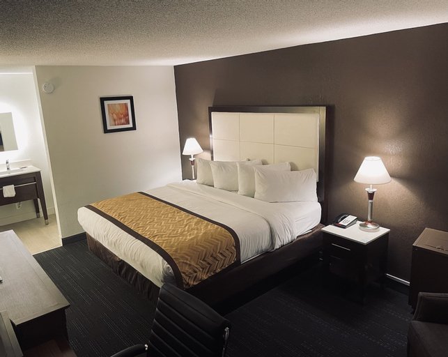 Bedroom 3, Wyndham Garden Romulus Detroit Metro Airport, Wayne