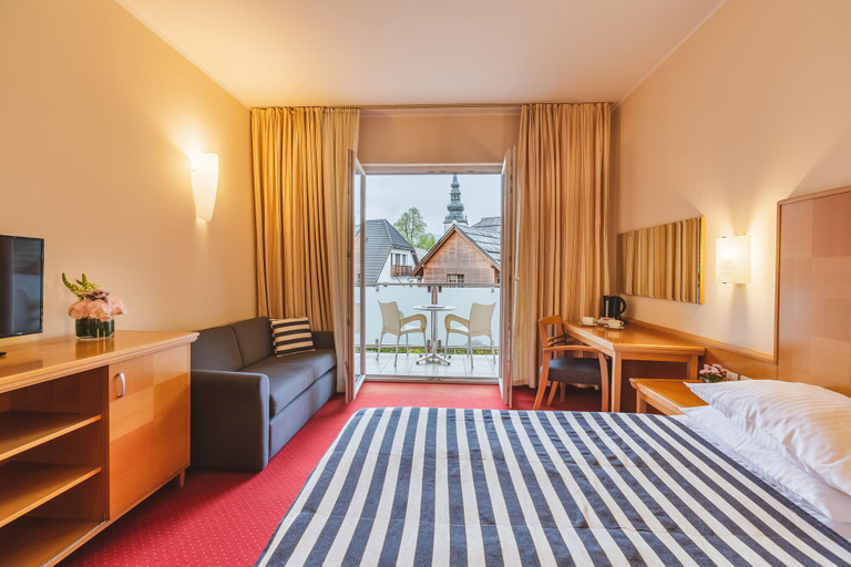 Bedroom 3, Ramada Hotel & Suites by Wyndham Kranjska Gora, Kranjska Gora