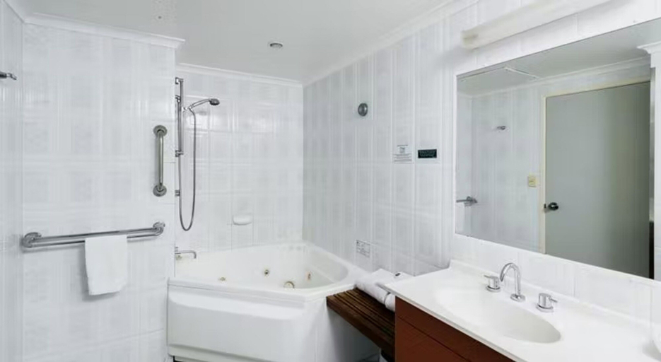 Bathroom 4, The Beach Motel Hervey Bay, Hervey Bay - Pt A