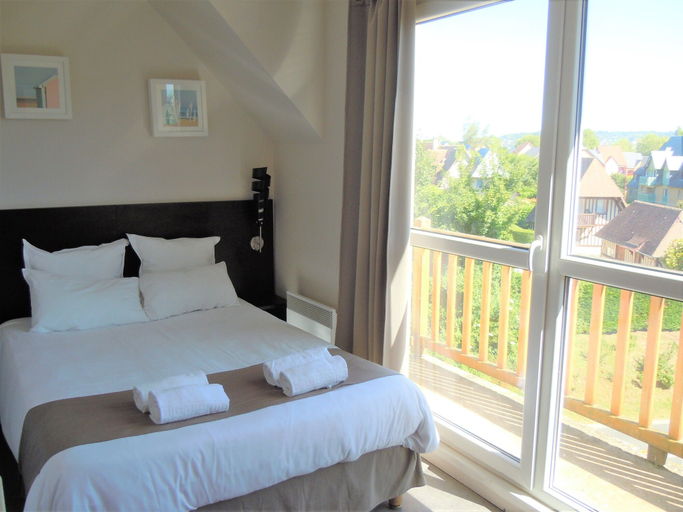 Bedroom 2, Sweet Home Appart Hotel Deauville Sud, Calvados