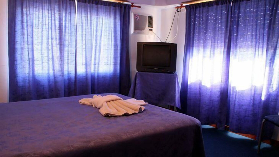 Bedroom 4, San Remo World Hotel, La Costa