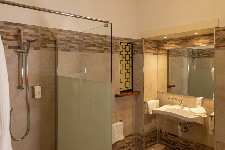 Bathroom 4, hotel minerva assisi, Perugia