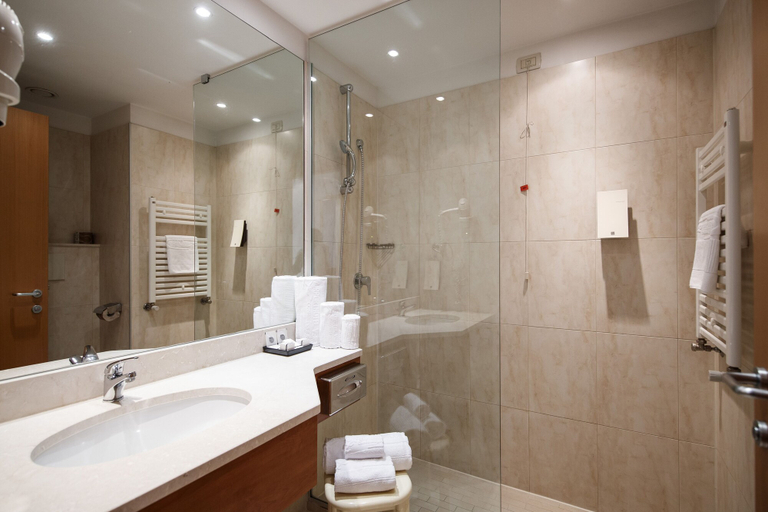 Bathroom 5, Airporthotel Verona Congress & Relax, Verona