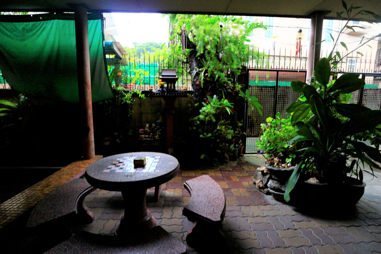 Exterior & Views 9