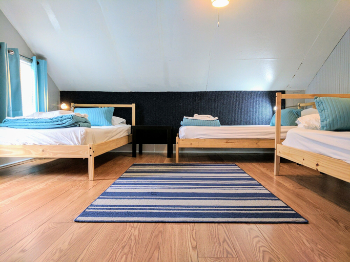 Bedroom 4, The Wayfaring Buckeye Hostel, Franklin