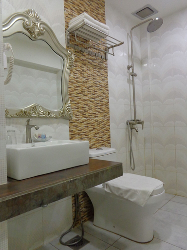 Bathroom 4, Swing & Pillows @ USJ Taipan, Subang Jaya