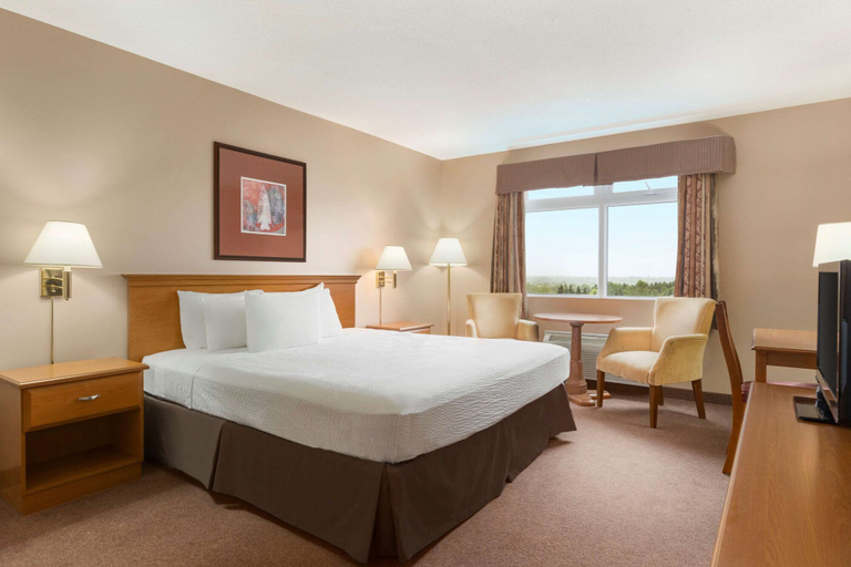 Bedroom 3, Days Inn & Conference Centre by Wyndham Oromocto, Sunbury