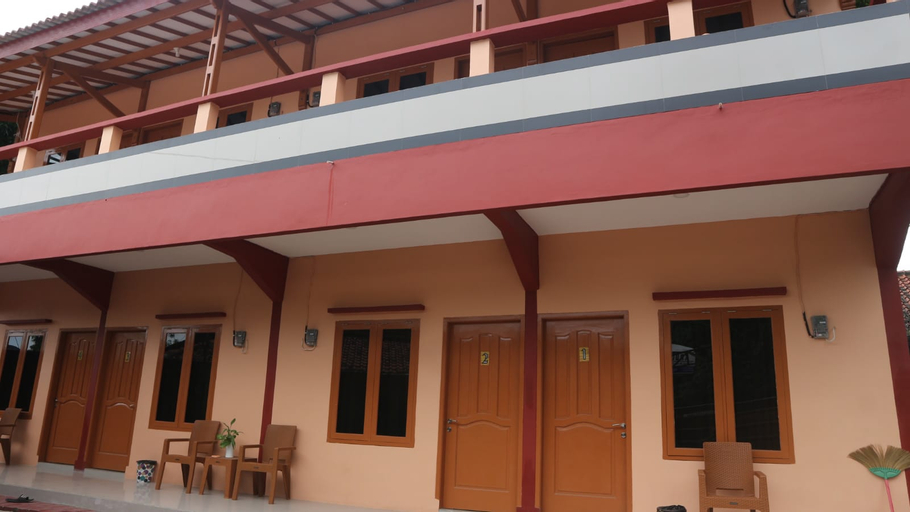Exterior & Views 11