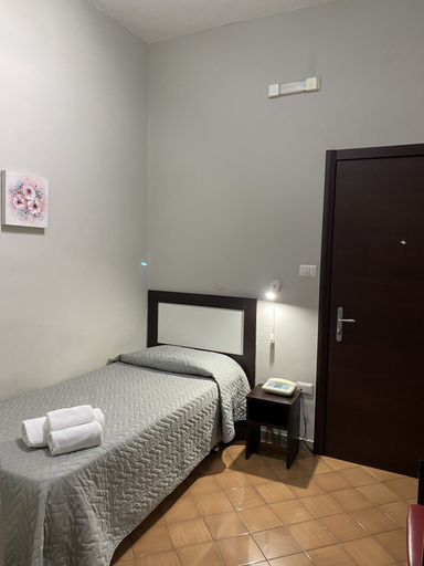 Bedroom 2, Hotel del Sole, Napoli