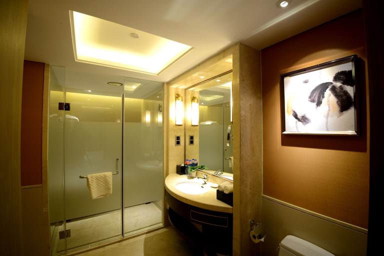 Bathroom 4, Ramada Plaza Fuzhou South, Fuzhou