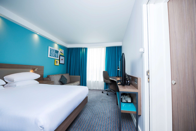 Bedroom 4, Hampton by Hilton Belfast City Centre, Belfast
