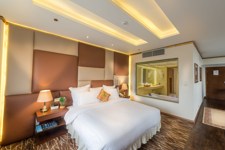 Bedroom 3, Luxus Grand Hotel, Lahore