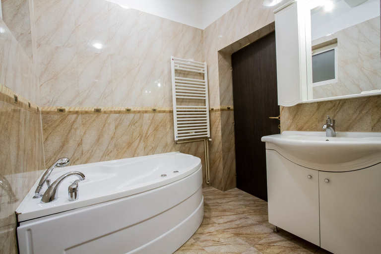 Bathroom 4, Complex Turistic Max International, Rasnov