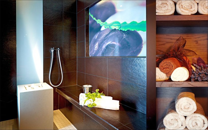 Bathroom 3, Hotel Montanara, Landeck