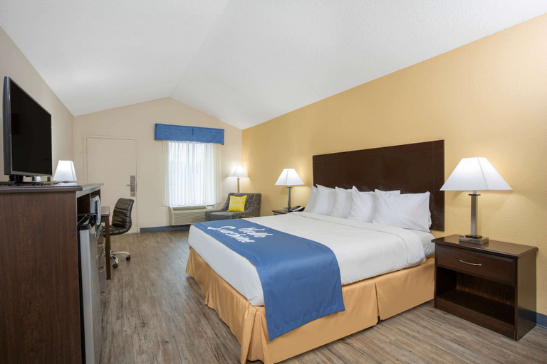 Bedroom 3, Days Inn by Wyndham Lake City, Florence
