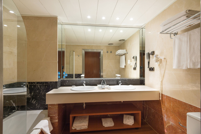 Bathroom 5, Catalonia Diagonal Centro, Barcelona