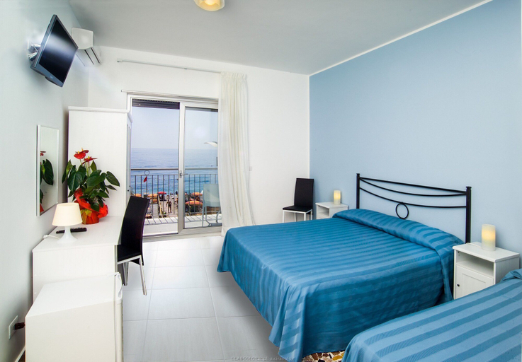 Bedroom 4, Maniel Beach Hotel, Messina