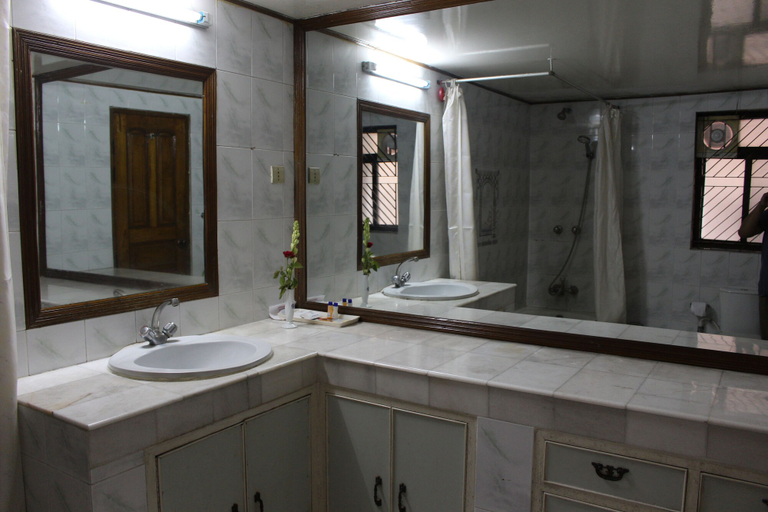Bathroom 3, Aristocrat Inn, Dhaka
