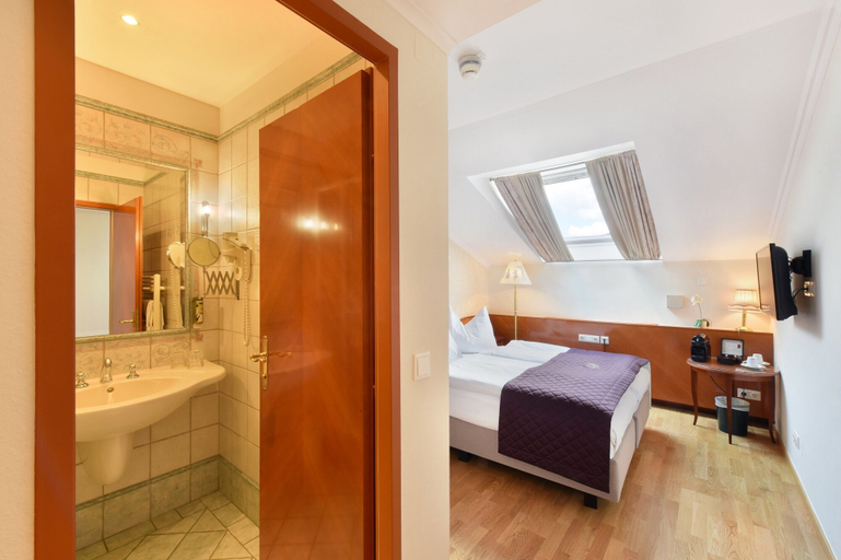 Bathroom 4, Hotel Am Schubertring, Wien