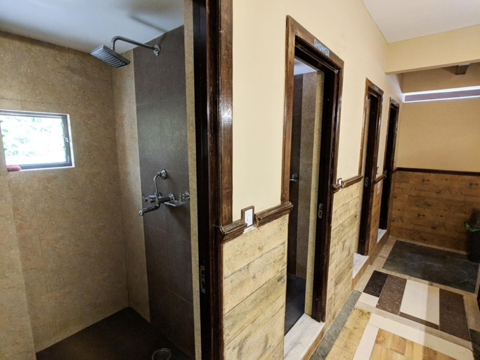 Bathroom 5, Hotel Forest Lake Backpackers' Hostel, Gandaki