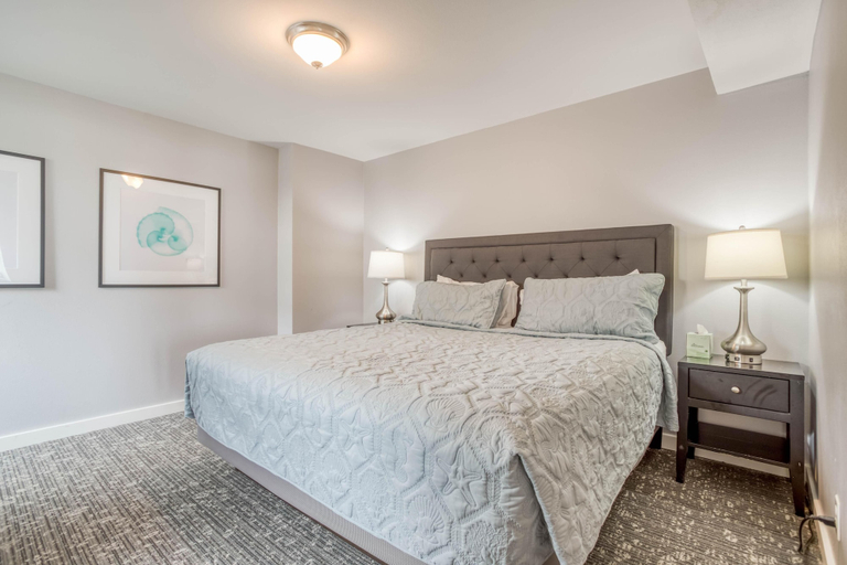 Bedroom 1, Nantucket Inn 1 2 Combo, Lincoln