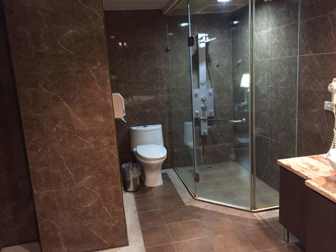 Bathroom 4, Crystal Motel, Hsinchu City